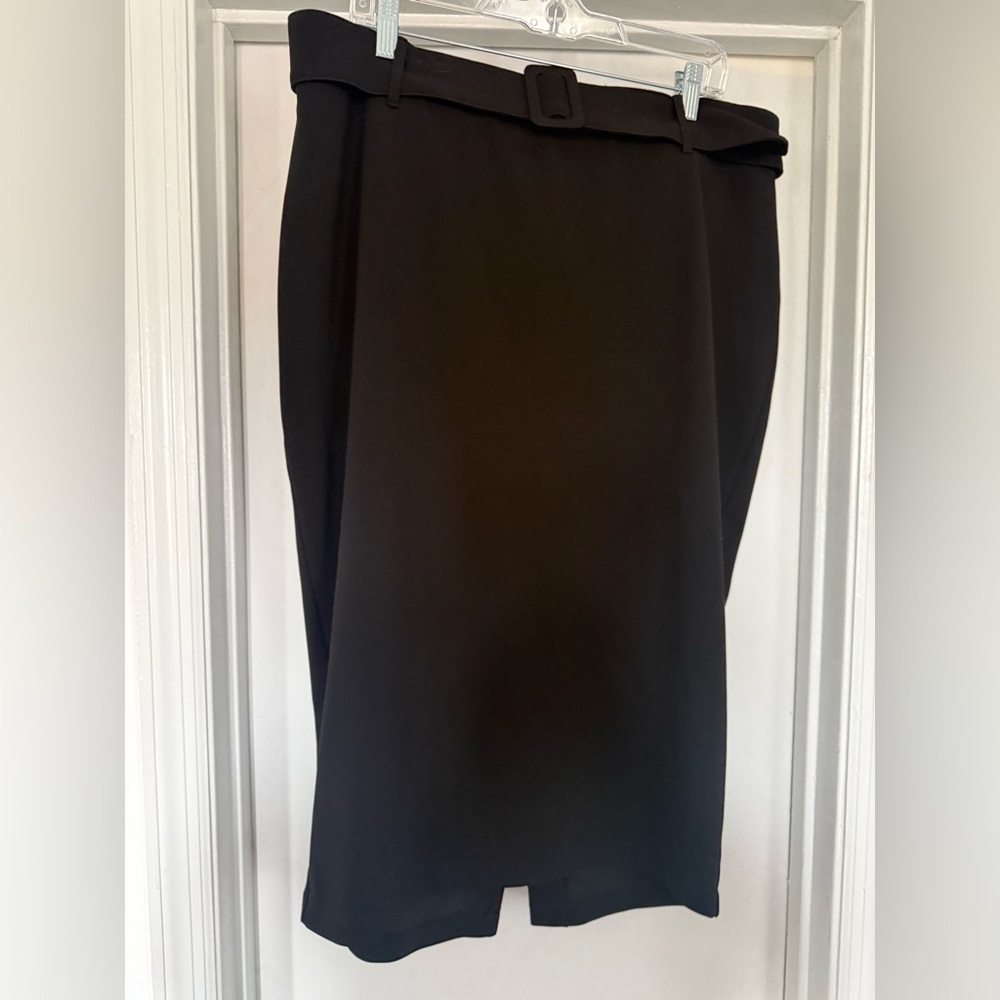 NYCC Black Minimal Pencil Skirt